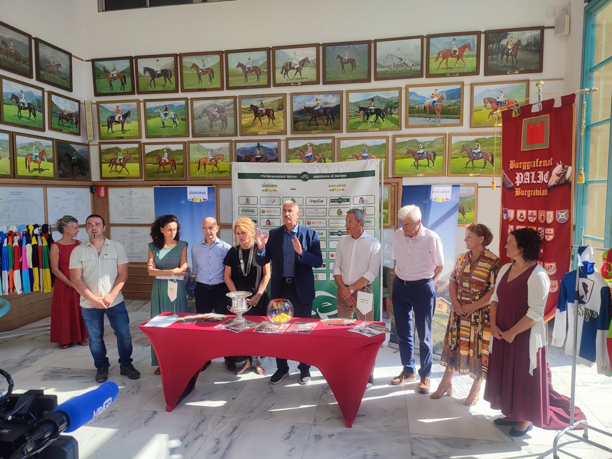 „Palio des Burggrafenamtes“ Am Sonntag, 27. August, die 10. Ausgabe am Meraner Pferderennplatz