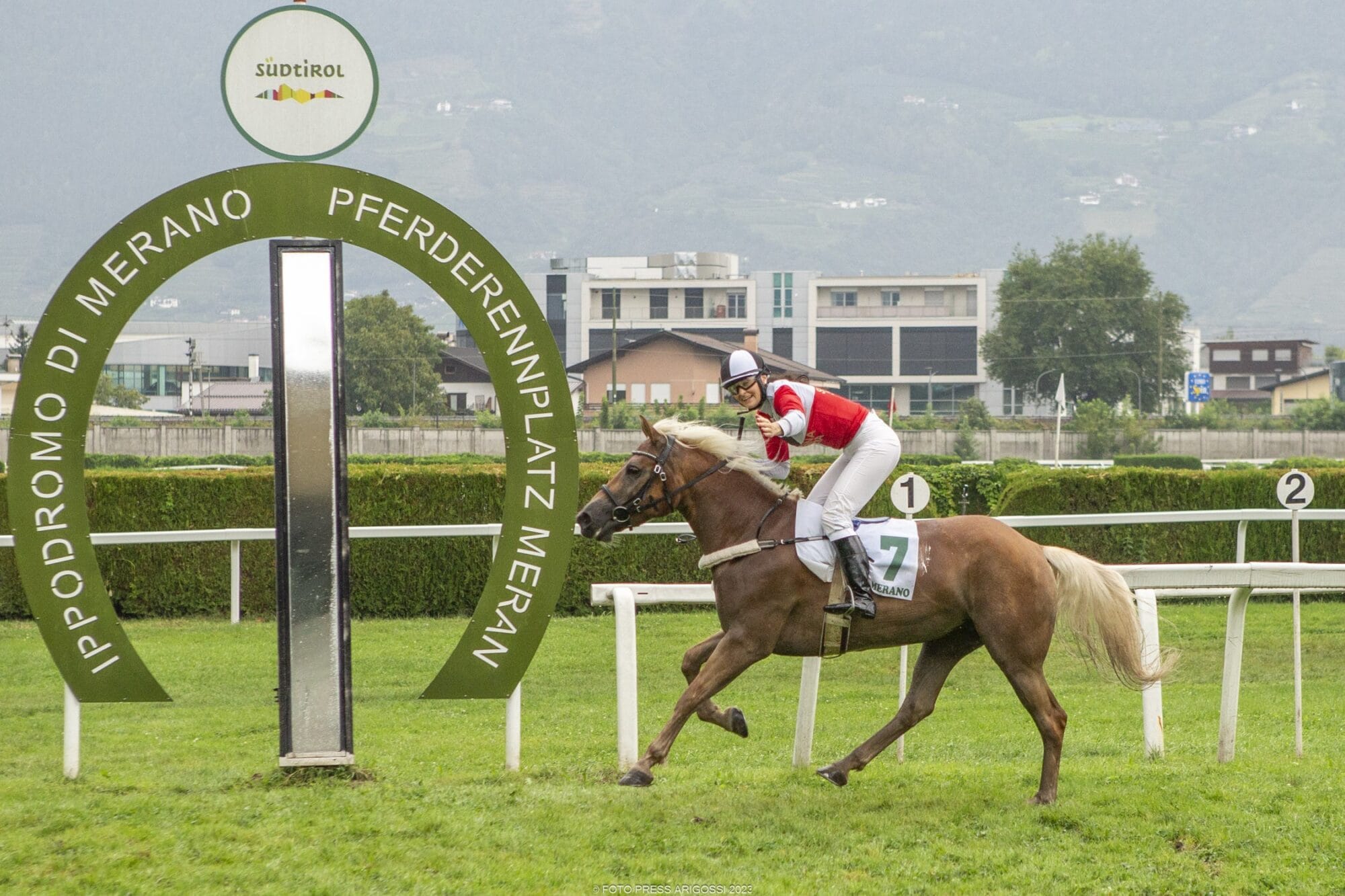 Palio des Burggrafenamtes“ Am Sonntag, 25. August, die 11. Ausgabe am Meraner Pferderennplatz