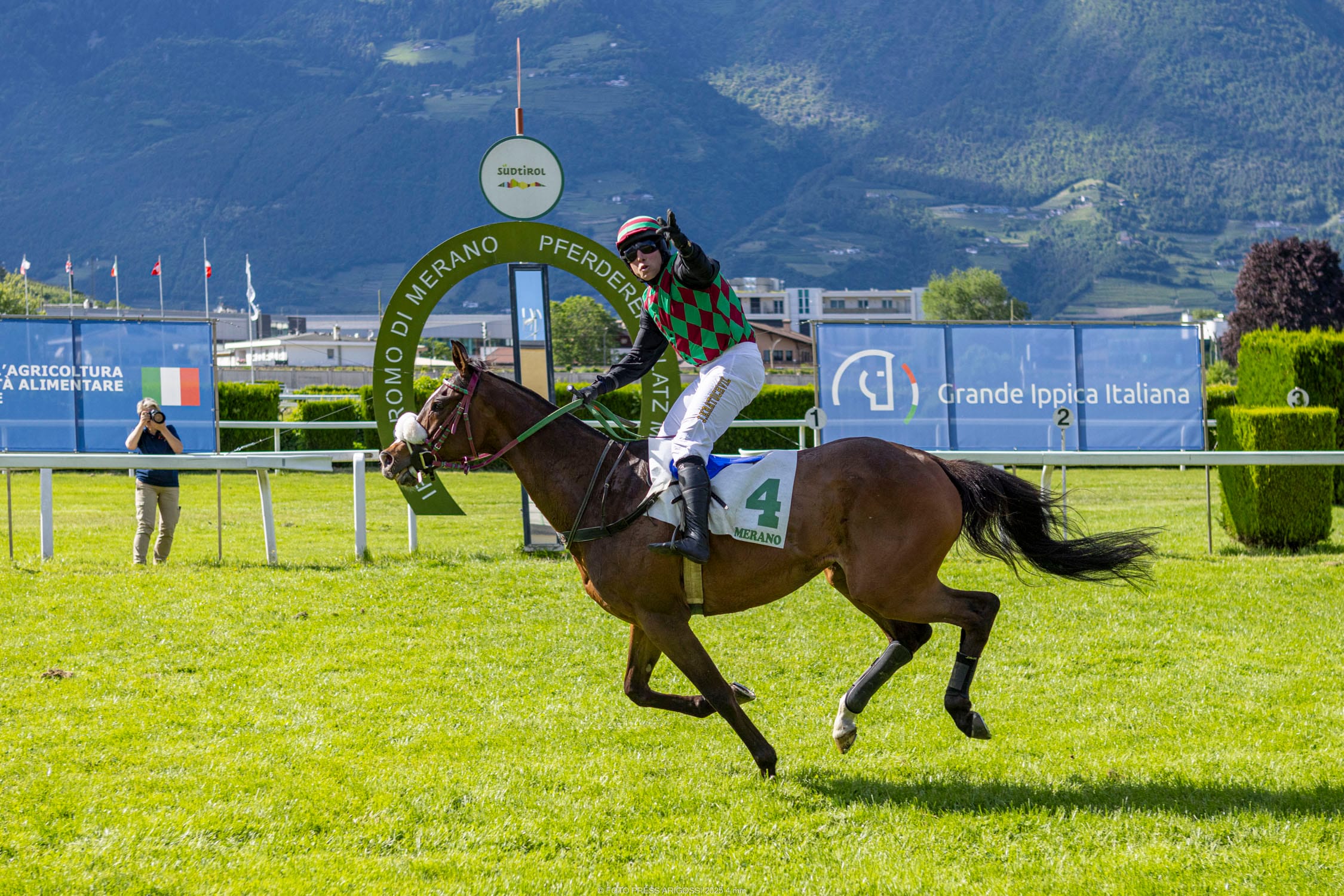 Nach dem Paukenschlag triumphiert erneut Natam – schoener Doppelsieg für Tanja/Vana